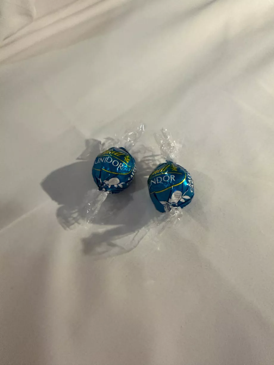 „Lindor“ šokoladukai, patiekiami prie vakarinės arbatos