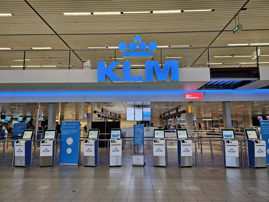 KLM registracijos langeliai Amsterdame