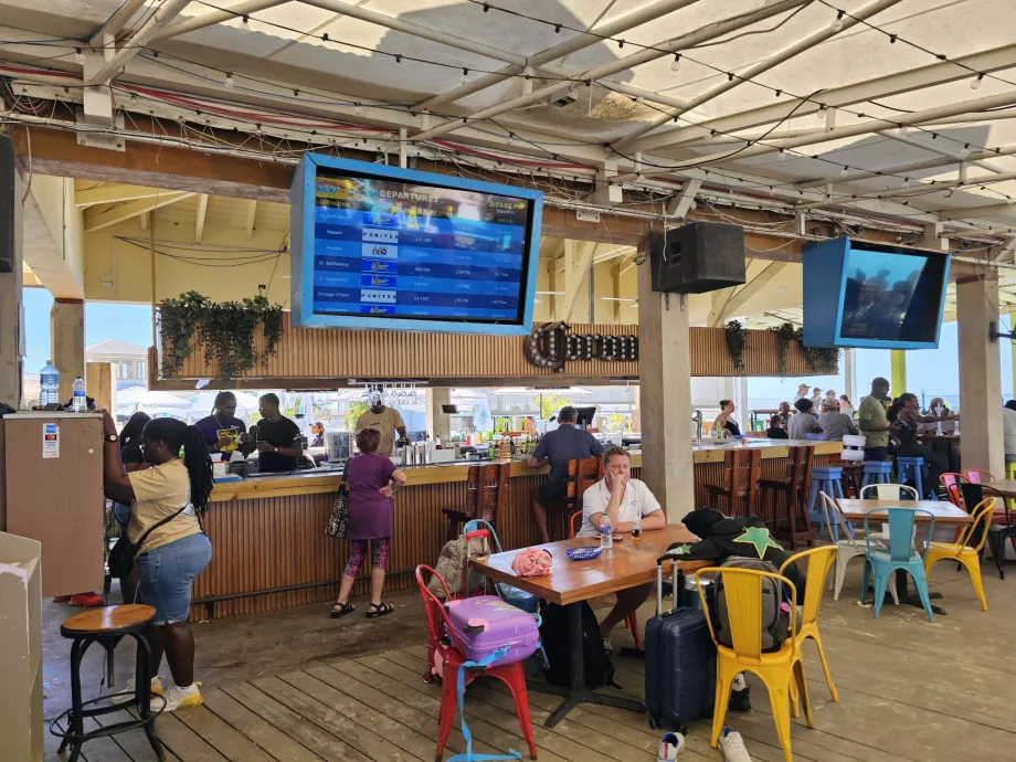 Išvykimo ir atvykimo lenta "Sunset Bar