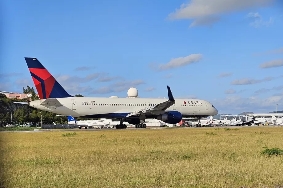 "Delta Air Lines" išskrenda iš SXM