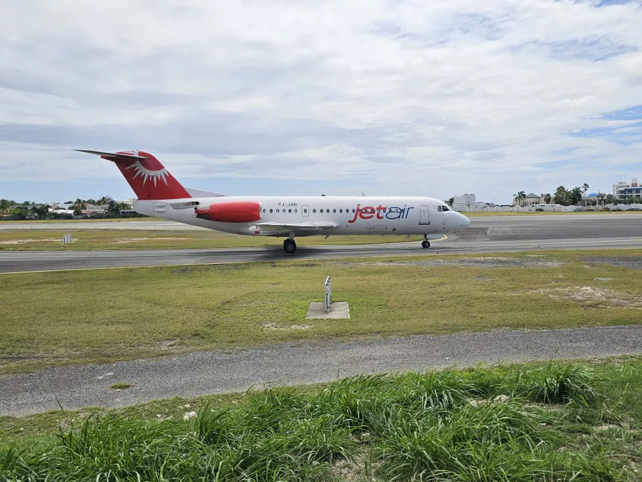 Fokker F70, SXM oro uostas