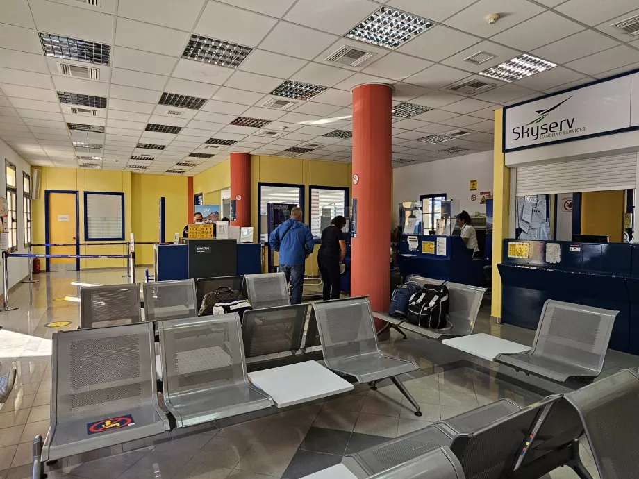 Registracijos langeliai ir saugumo patikra, Leroso oro uostas