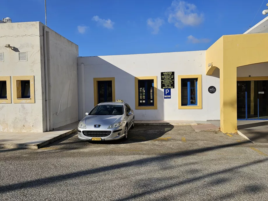 Taksi stendas, Leros oro uostas
