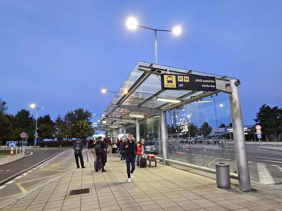 Autobusų stotelė centro link