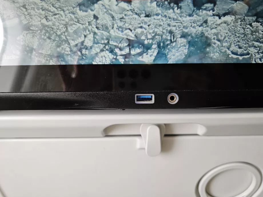 Įkrovimas per USB jungtį