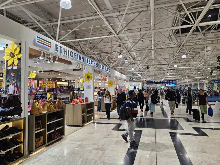 Parduotuvės tranzito zonoje