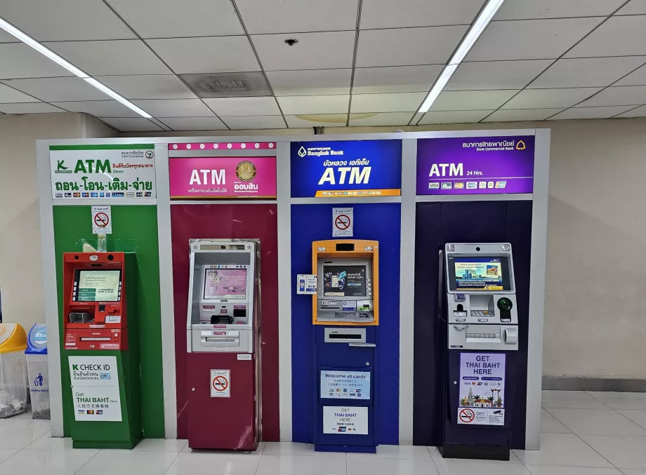 Bankomatai, DMK oro uostas