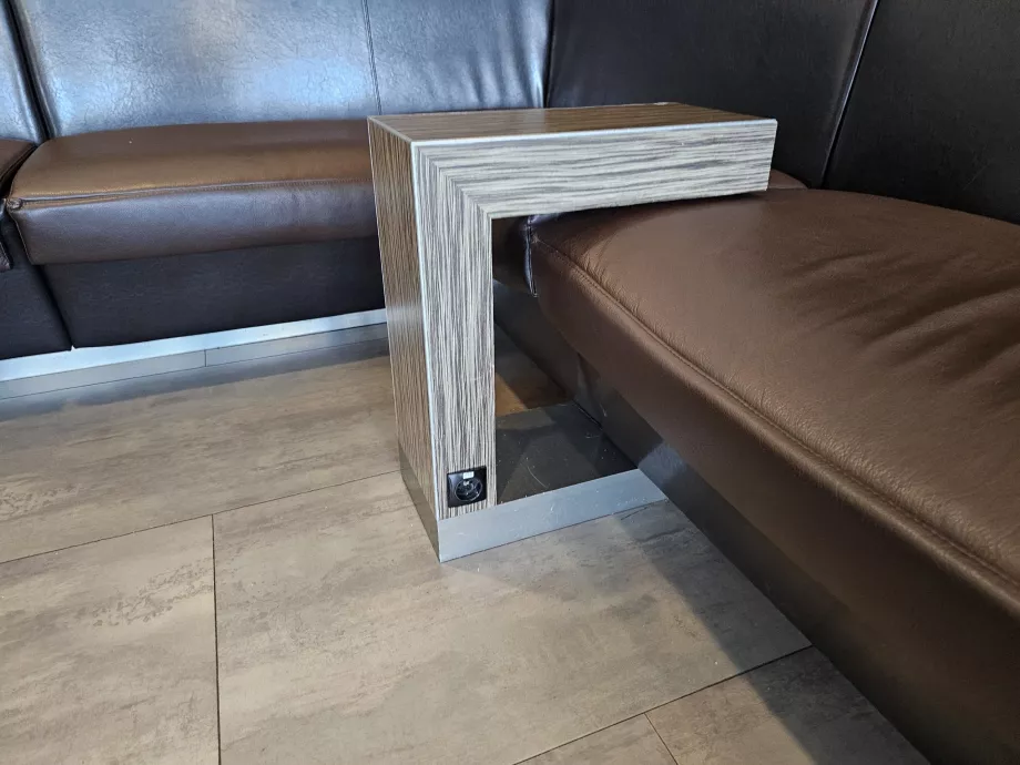 Lizdai, elektronikos įkrovimo lizdai