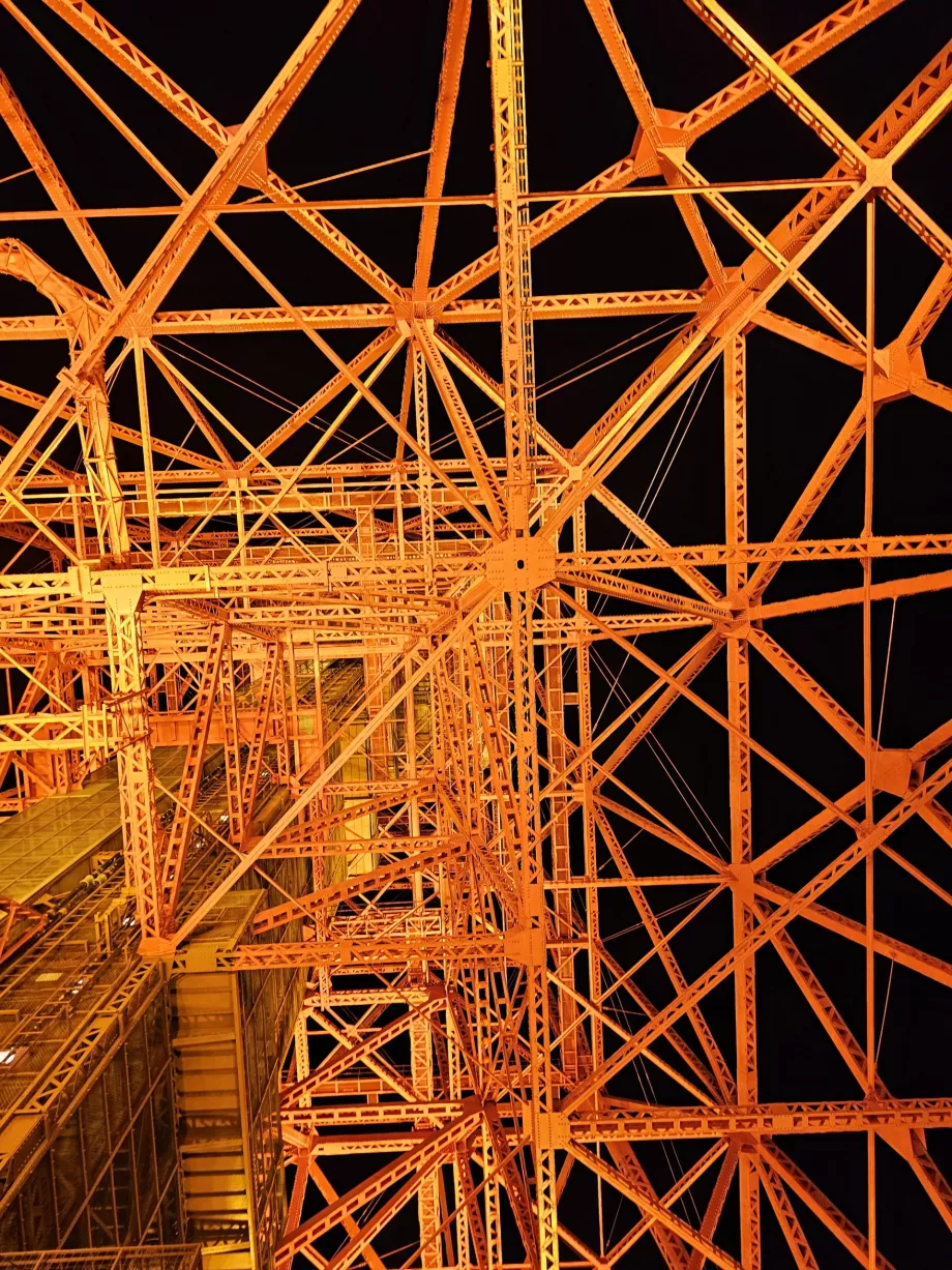 Kelias laiptais žemyn