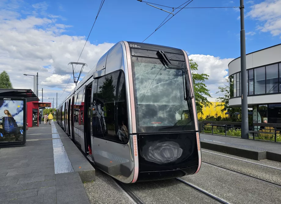 Tramvajus Vaucanson stotelėje