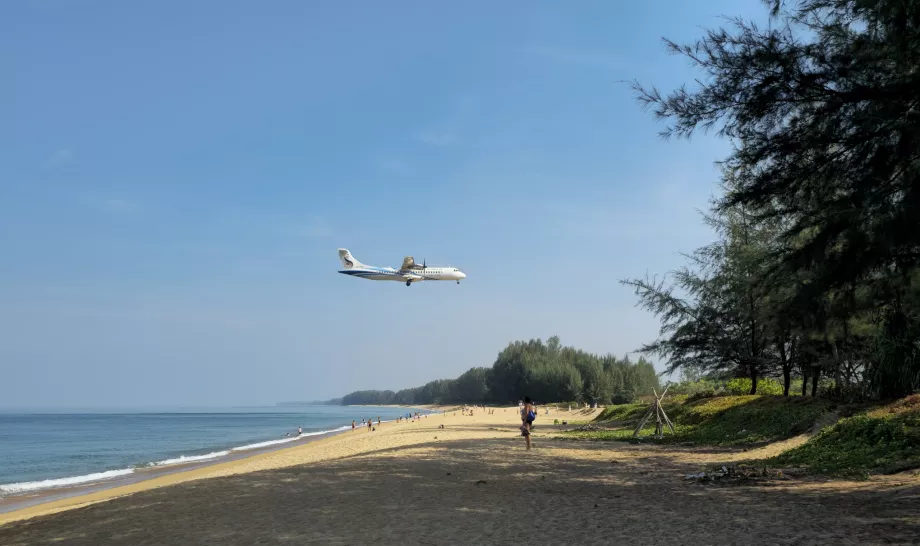 "Bangkok Airways" virš Mai Khao