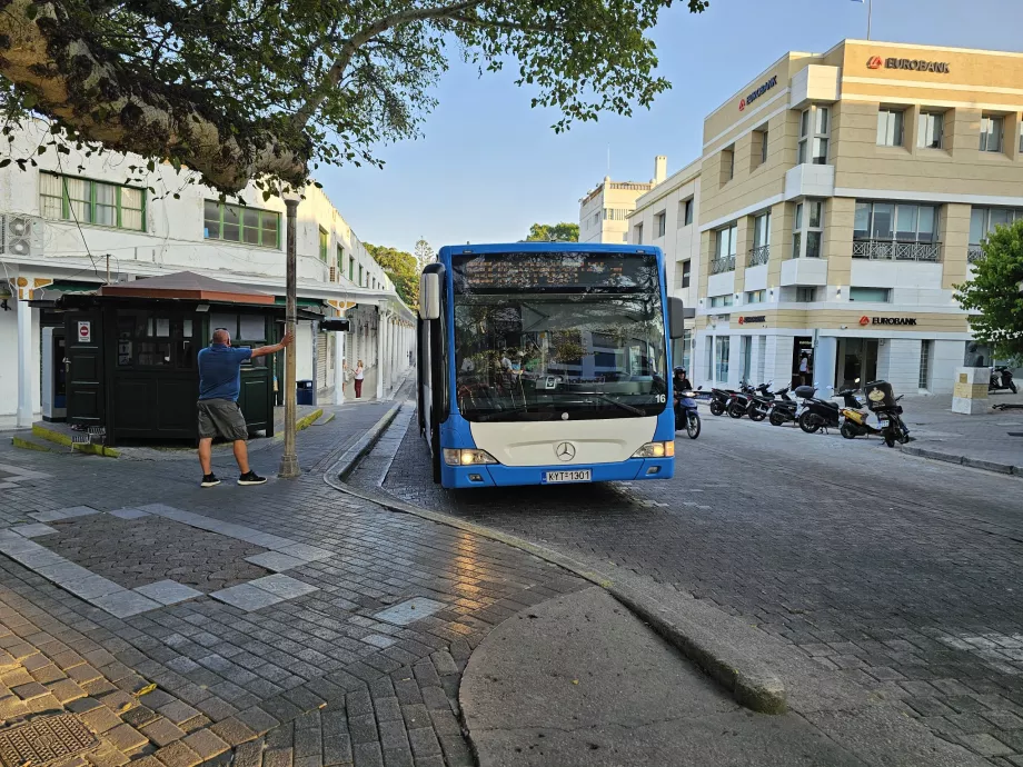 Stotelė Rodo centre oro uosto link