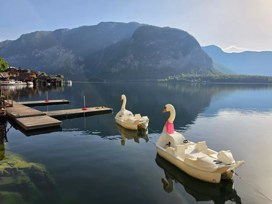 Vandens dviračiai Hallstatto ežere