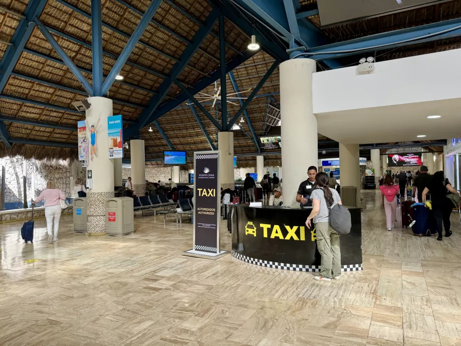 Oficialus TAXI stendas PUJ oro uoste