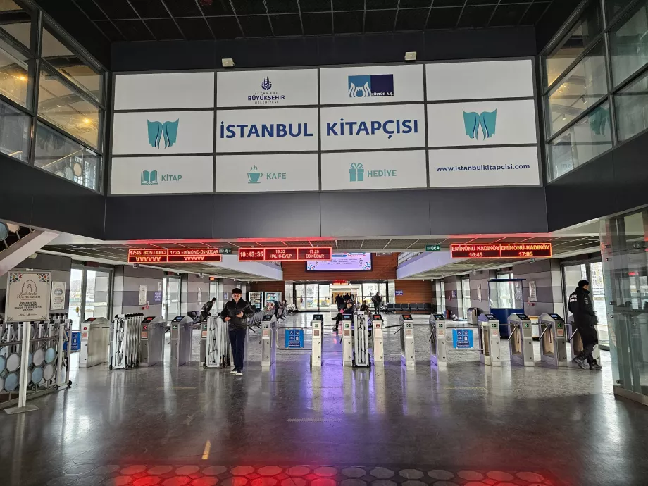 Karakėjaus keltų uostas