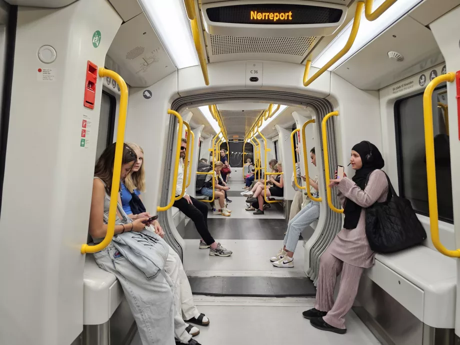 Metro interjeras