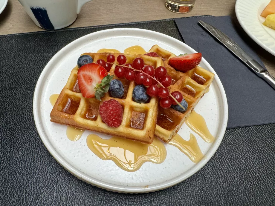 Belgiški vafliai su vaisiais