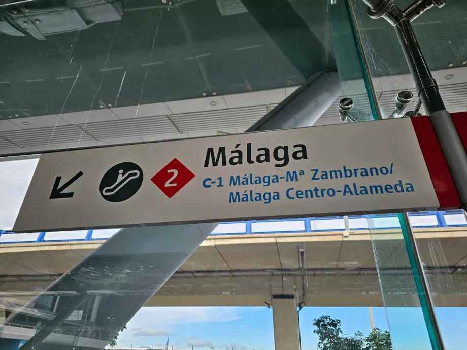 2-oji platforma, traukinys į Malagos centrą