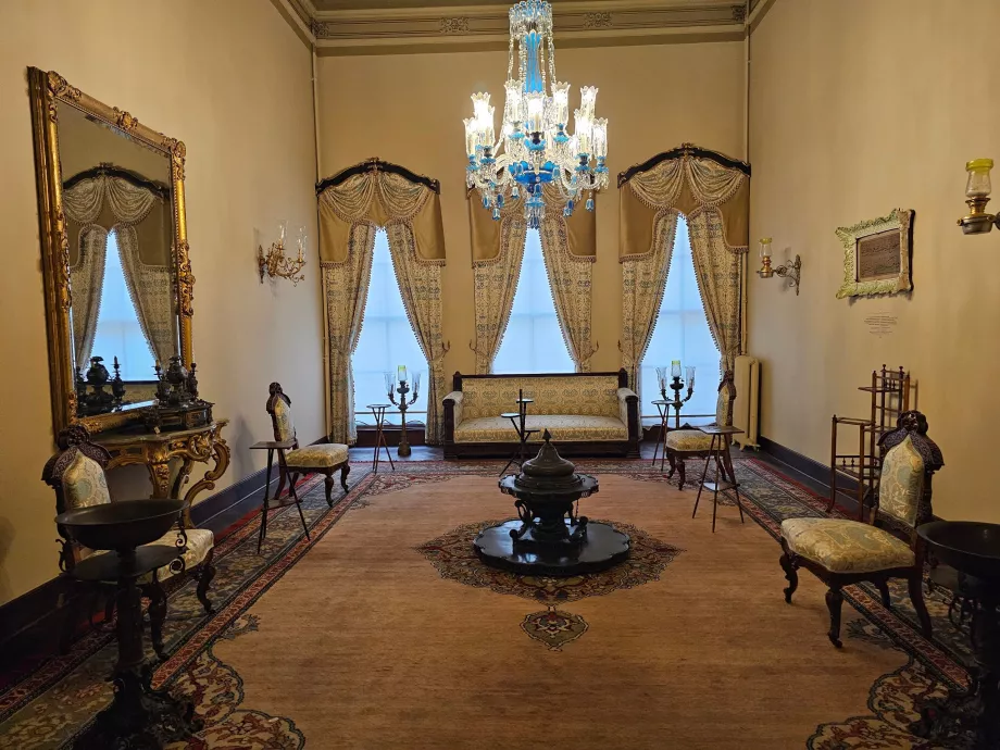 Dolmabahčės rūmai