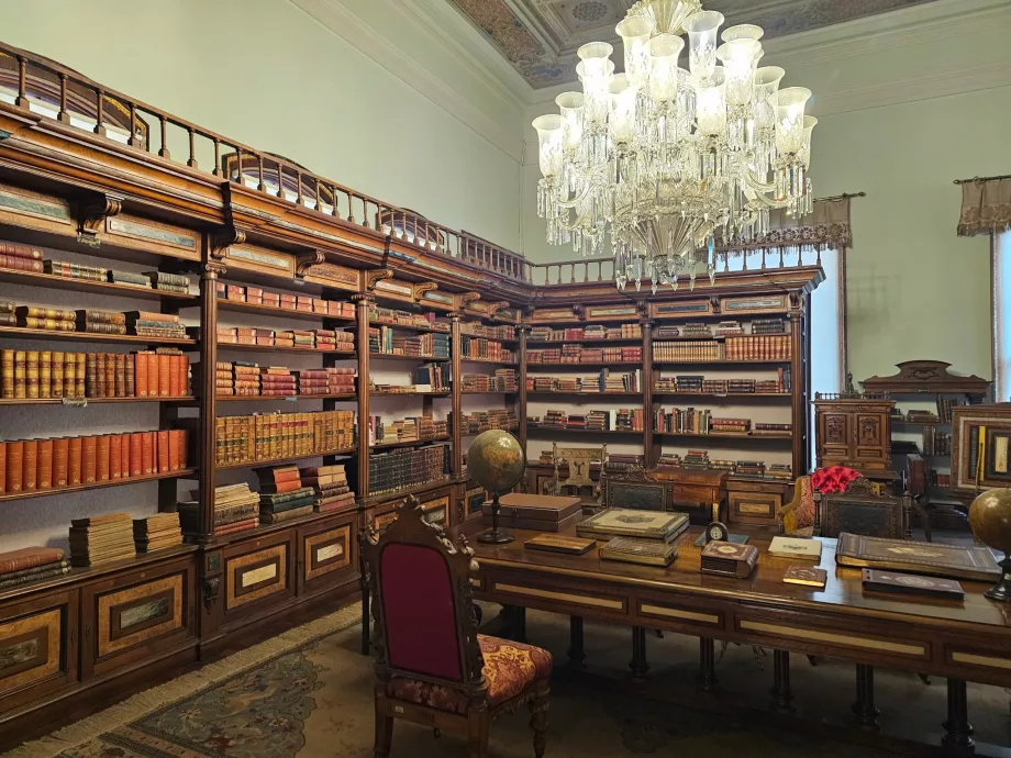 Dolmabahčės rūmai