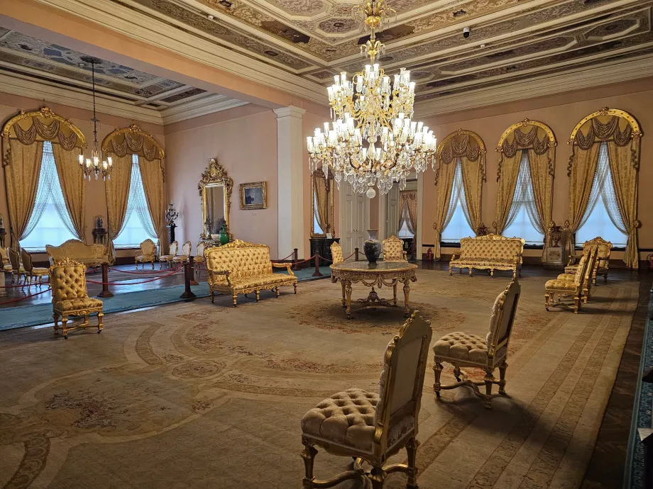 Dolmabahčės rūmai