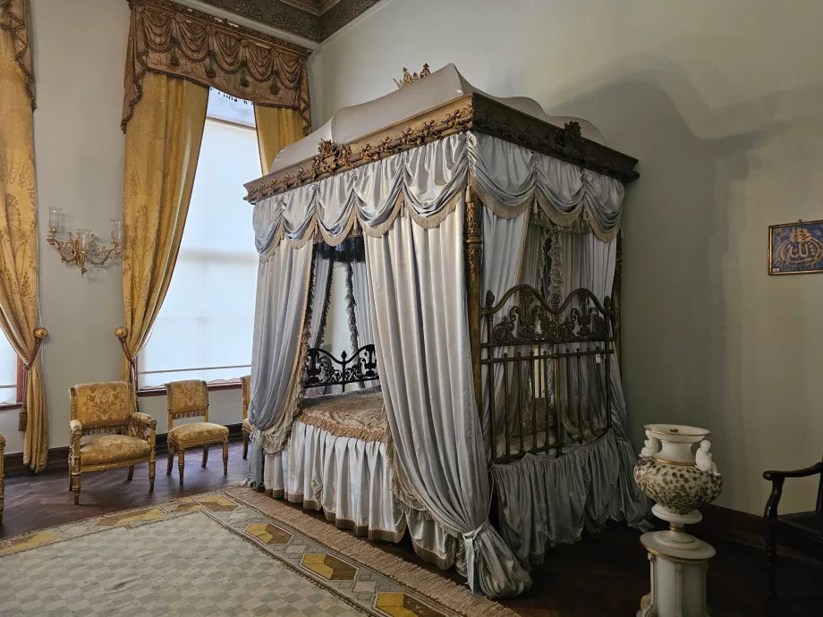 Dolmabahčės rūmai