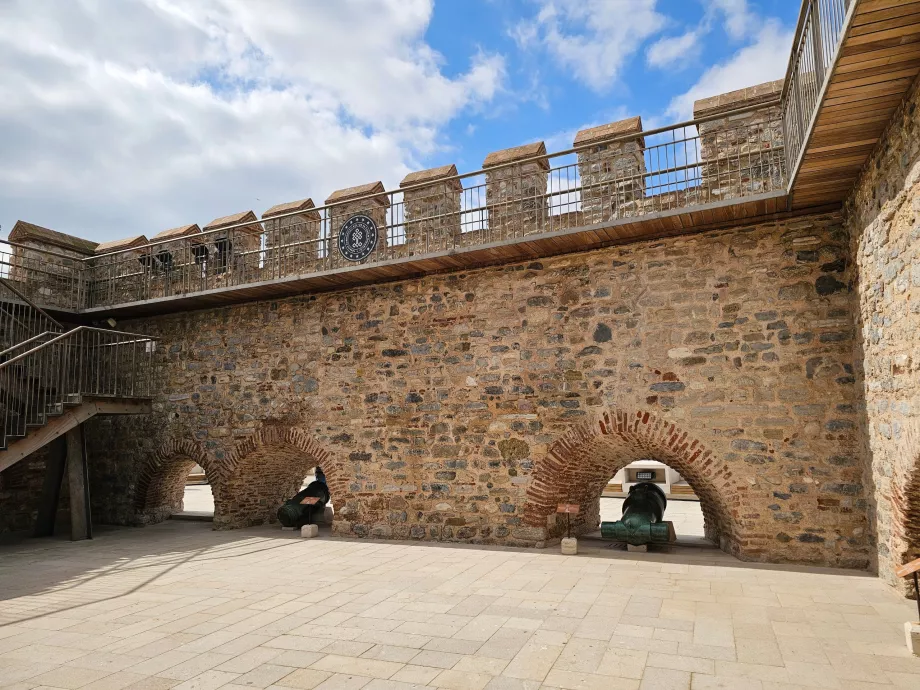 Mergaičių bokštas