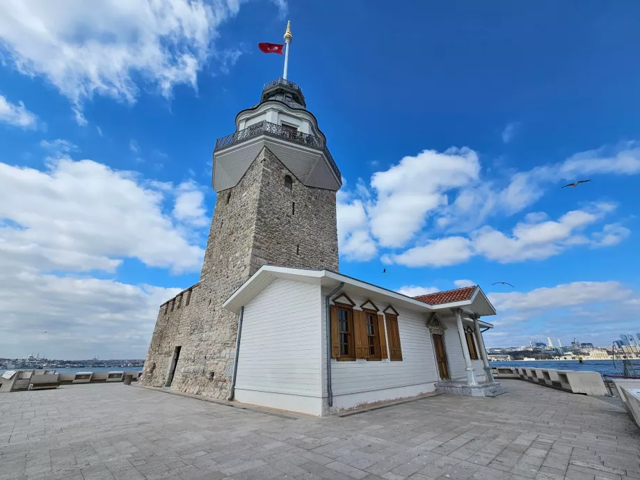 Mergaičių bokštas