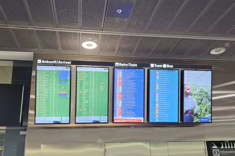 Informaciniai stendai: traukinių, tramvajų ir autobusų išvykimas