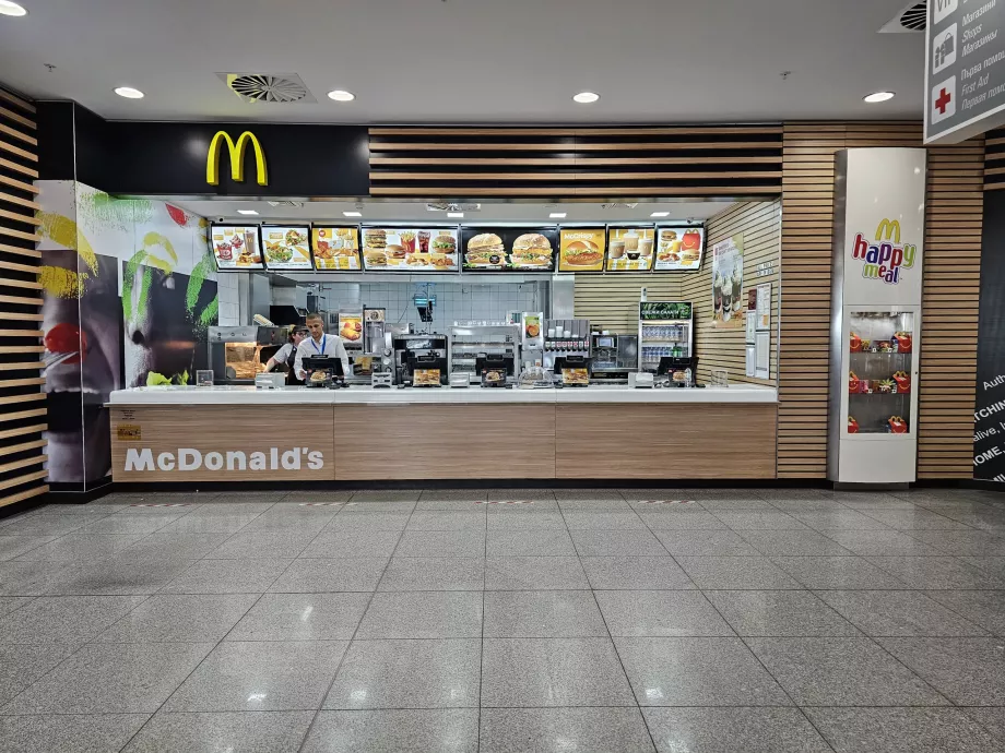 "McDonald's", Varnos oro uostas