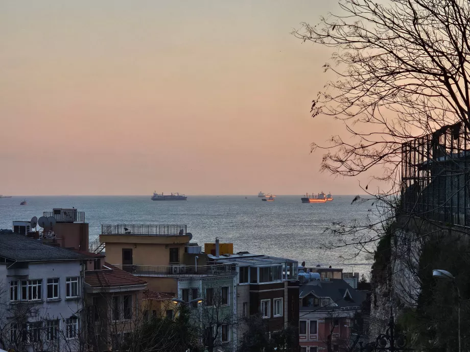 Vaizdas iš gatvių po Mėlynąja mečete