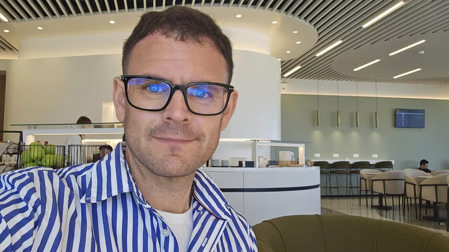 Christopheris "Globair" aptarnavimo salone, Rodo oro uoste