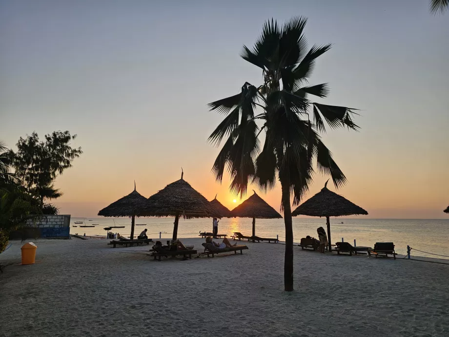 Saulėlydis tiesiai iš viešbučio terasos