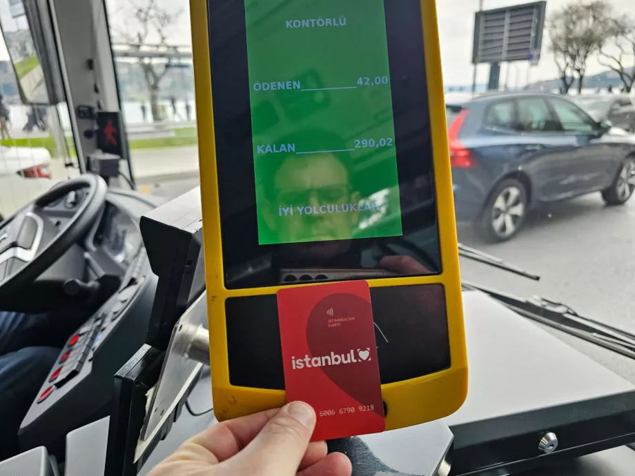 Mokėjimas "Istanbulkart" autobuse