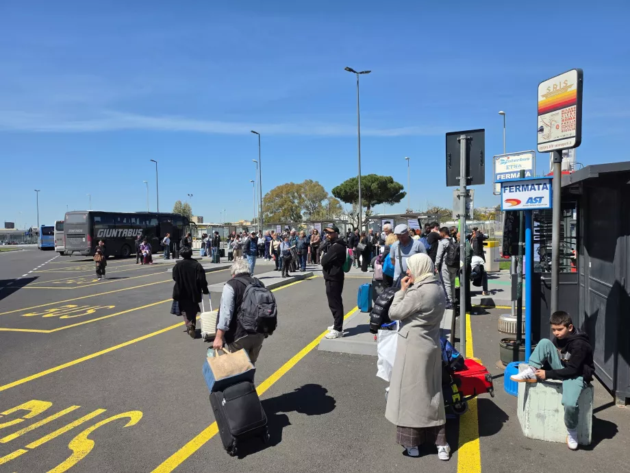 Tolimojo susisiekimo autobusų stotys