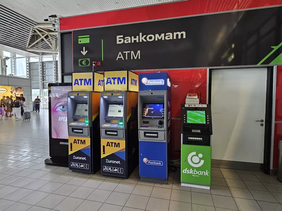 Bankomatai 2 terminale