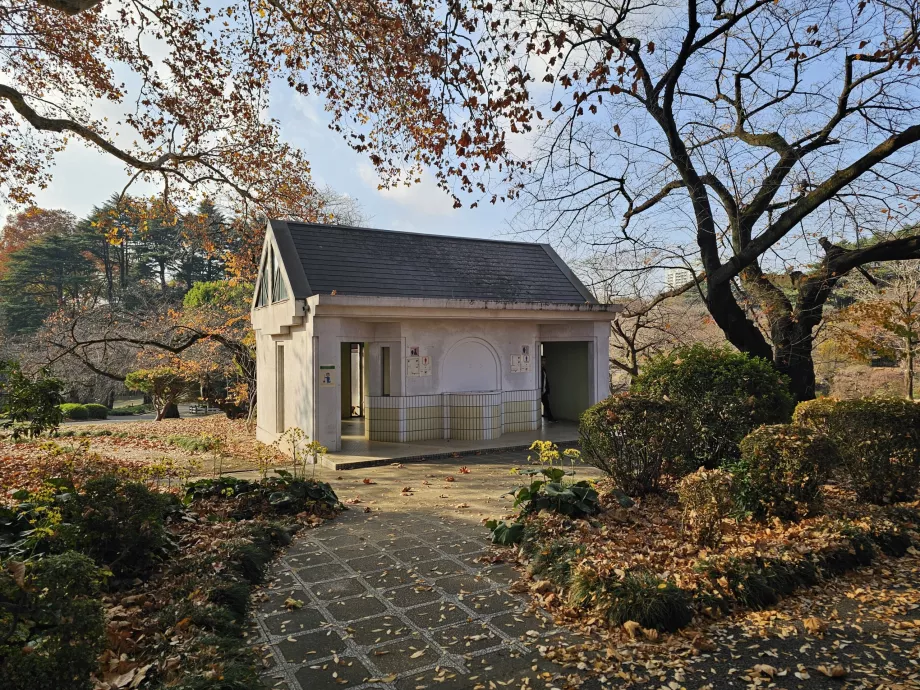 Shinjuku Gyoen nacionalinis sodas, nemokamas tualetas