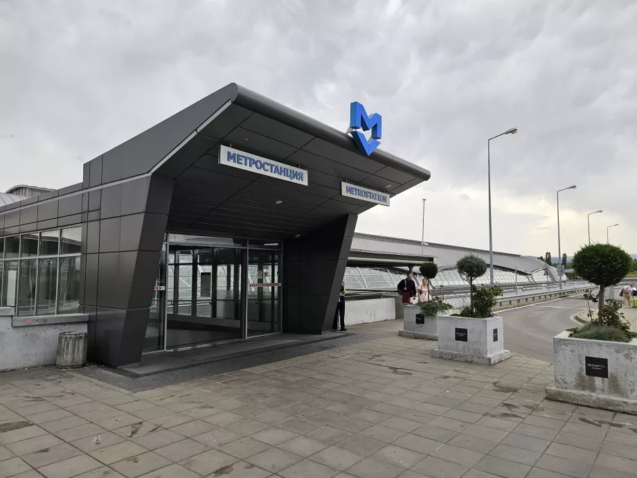 Metro stotis, 2 terminalas