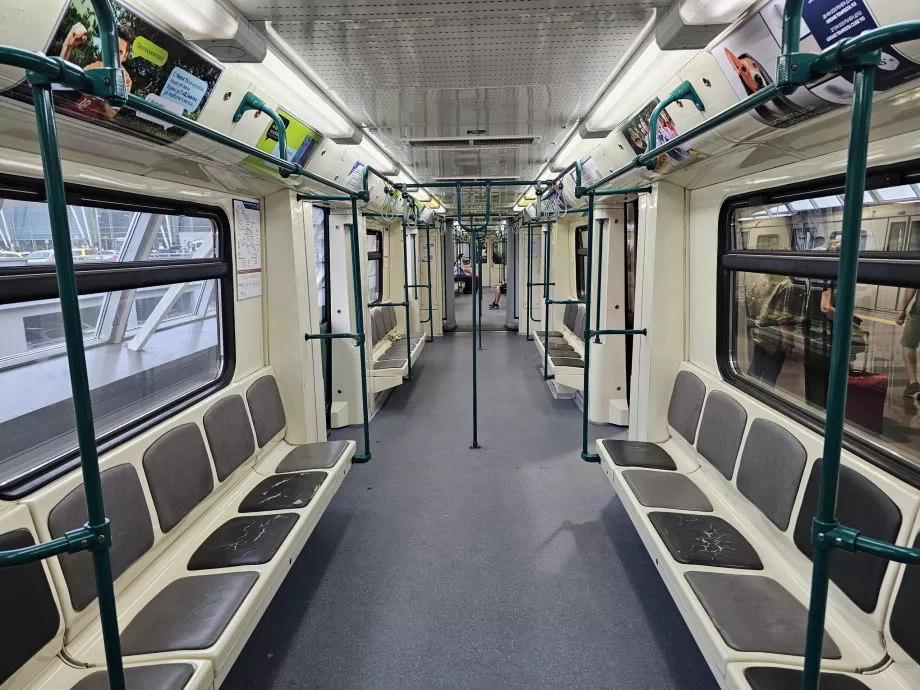 Metro interjeras