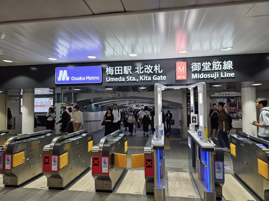 Turniketai prie įėjimo į metro
