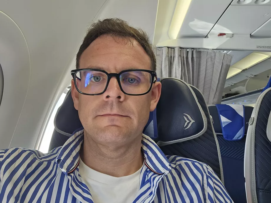 Reguliuojamas galvos atlošas