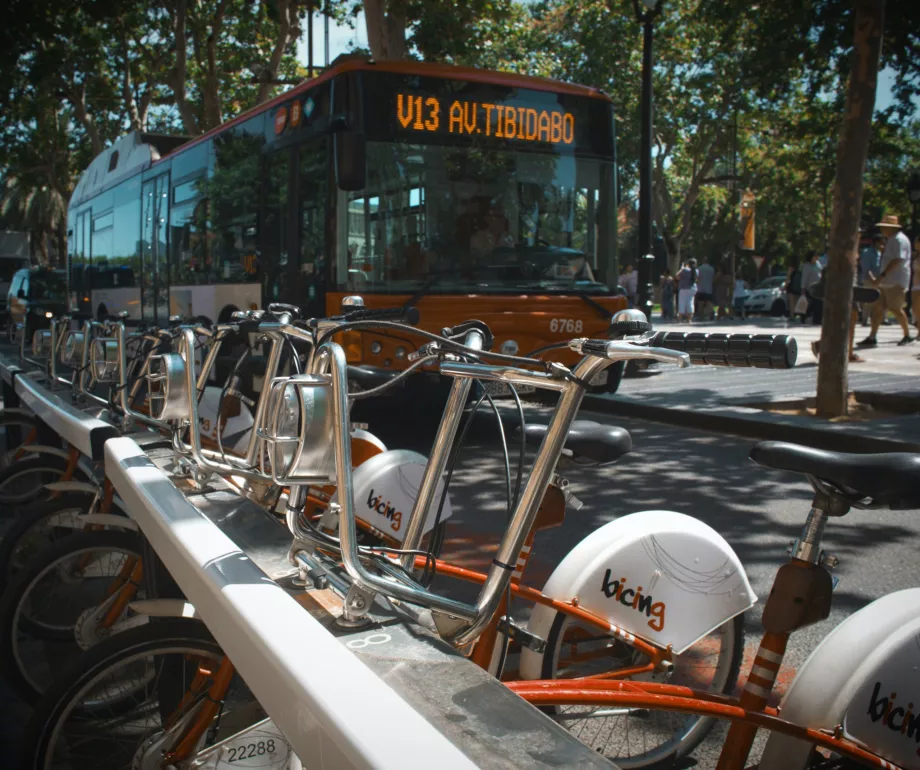 Autobusų ir dviračių dalijimasis Barselonoje
