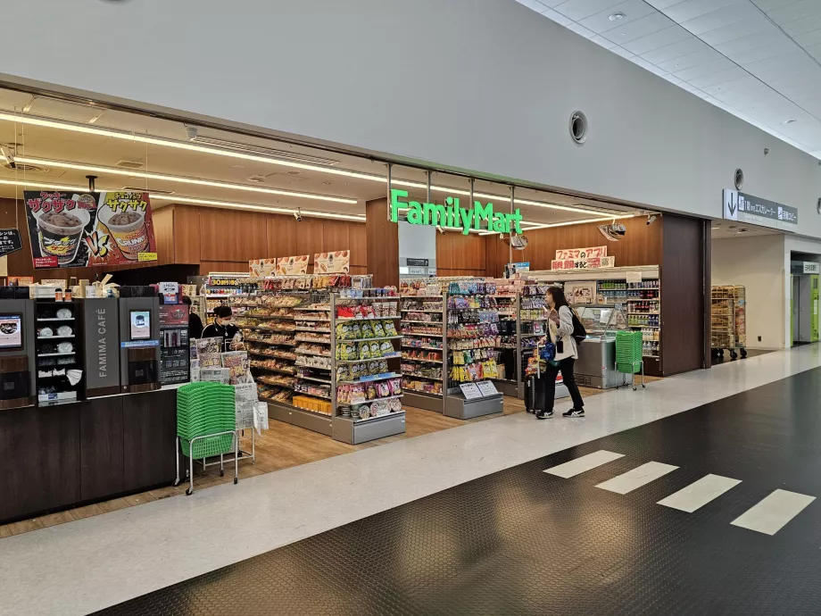 "FamilyMart", 1 terminalas, viešoji erdvė