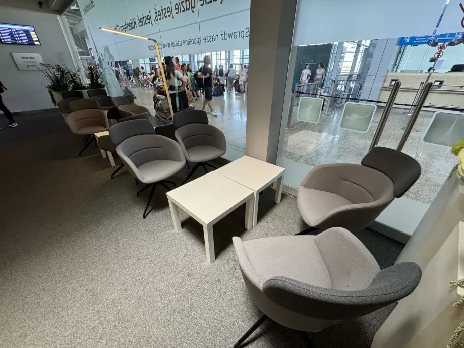 Sėdimoji dalis su kėdėmis