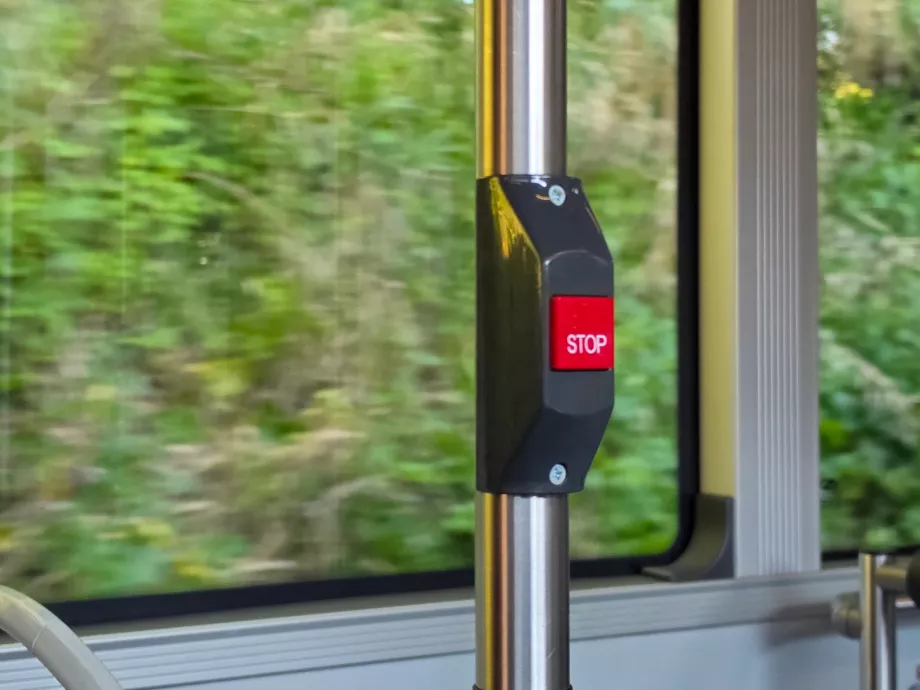 Stotelės mygtukas miesto autobusuose