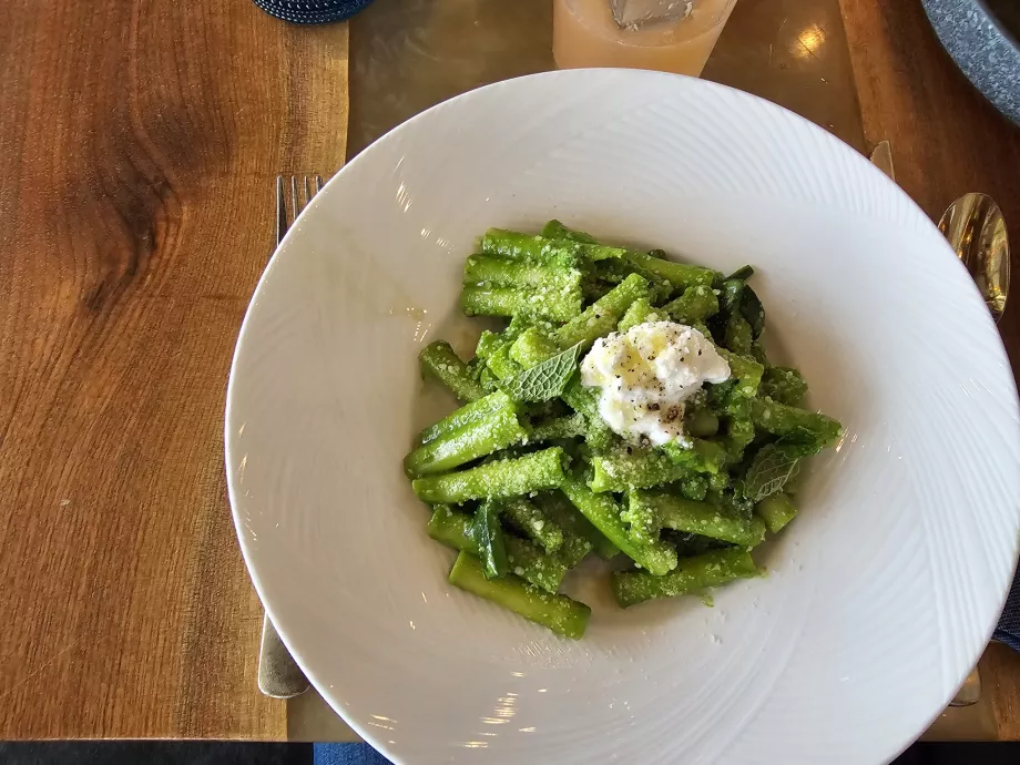 Maistas "Peak" restorane