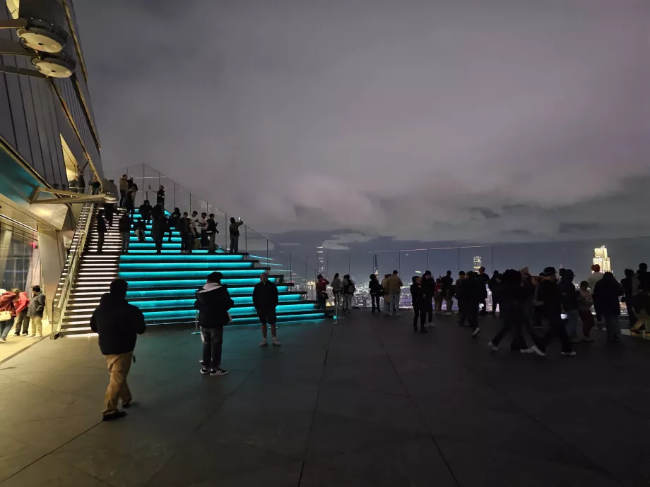 Naktinis vaizdas "The Edge"