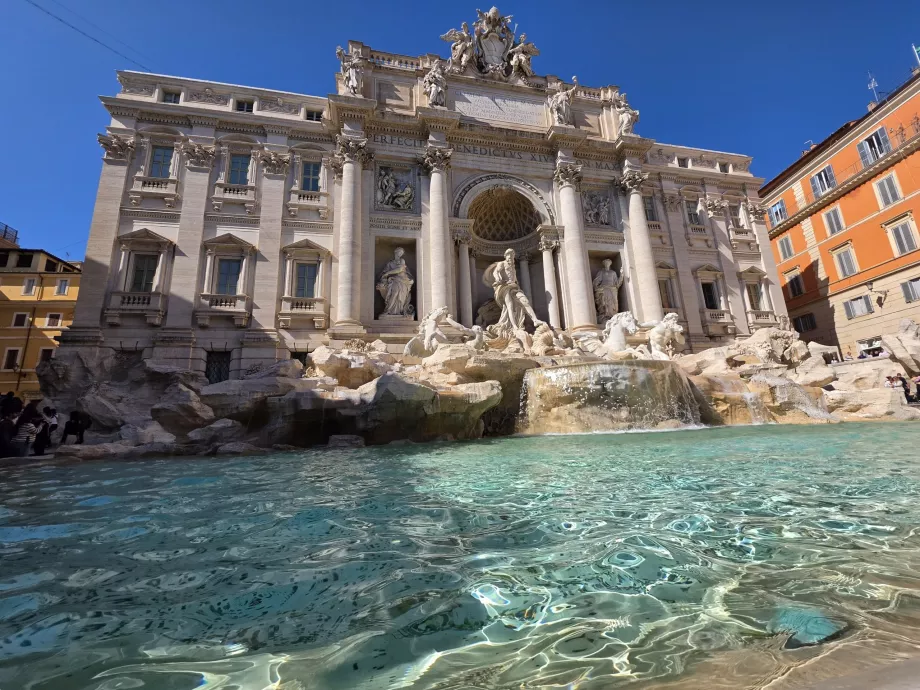 Trevi fontanas, vaizdas iš mokamos galerijos