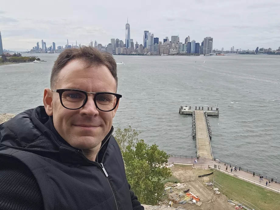 Aš stebiu - Laisvės statula