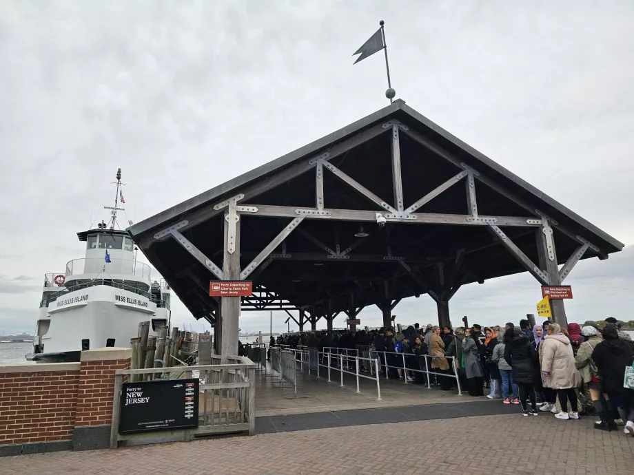 Krantinė prie Laisvės statulos